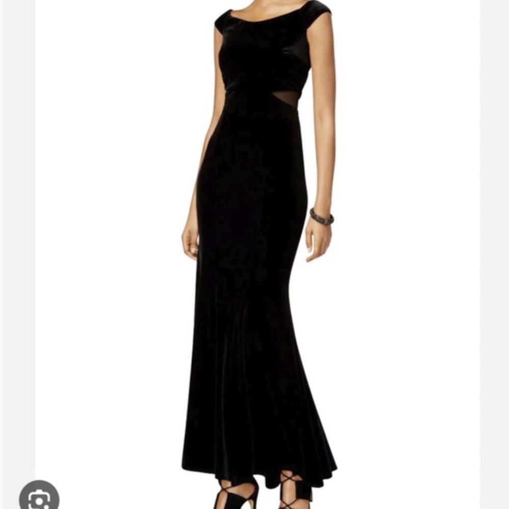 XSCAPE Black Velvet Off-the -Shoulder Gown - size 4